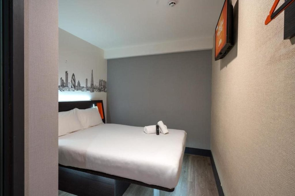 easyHotel London City Shoreditch 6