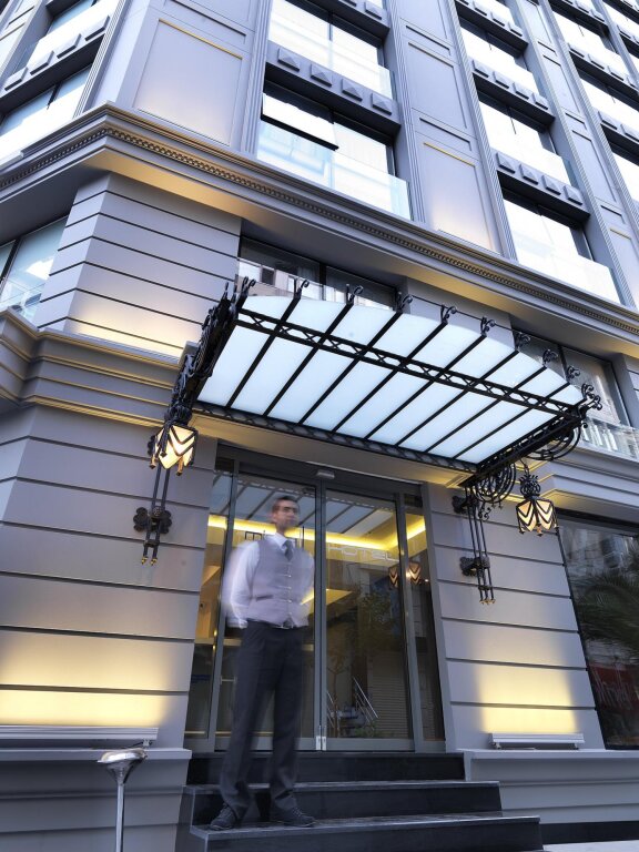 Misa Hotel 24