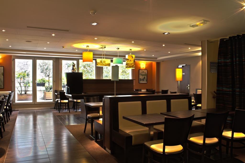 Holiday Inn Paris - Montmartre, an IHG Hotel 12