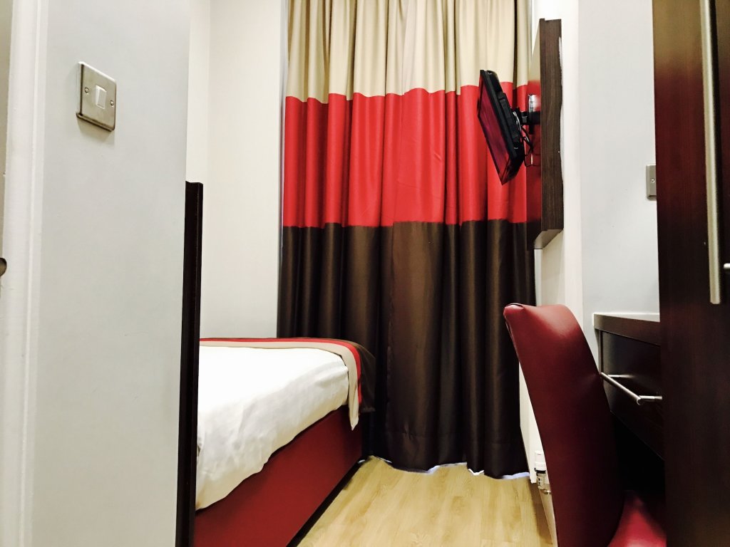 Royal Cambridge Hotel 12