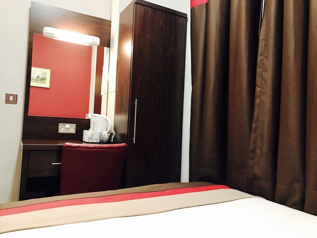 Royal Cambridge Hotel 17