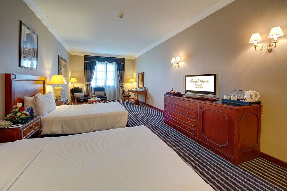 Ascot Hotel 15
