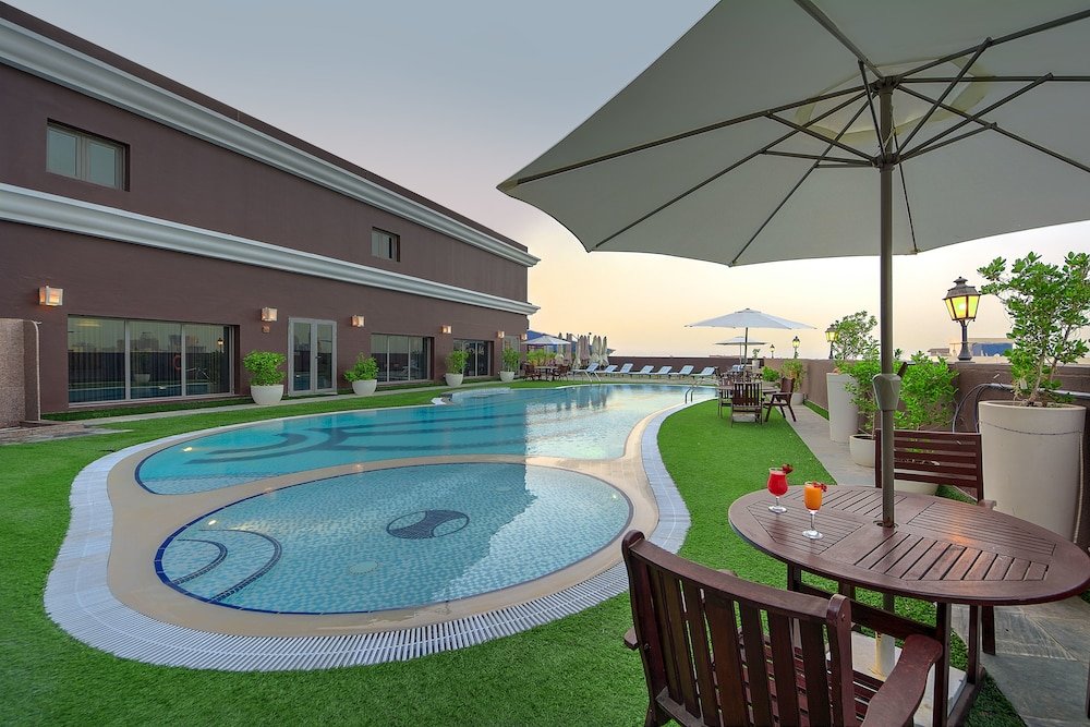 Ascot Hotel 2