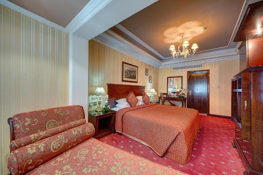 Ascot Hotel 20