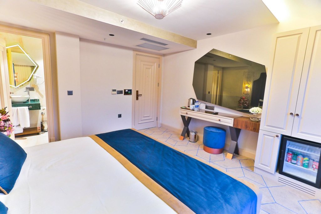 Danis Hotel 19