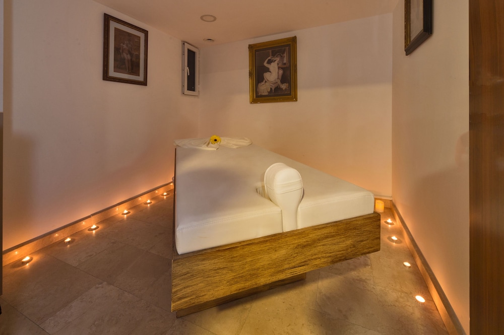 Darkmen Hotel 16