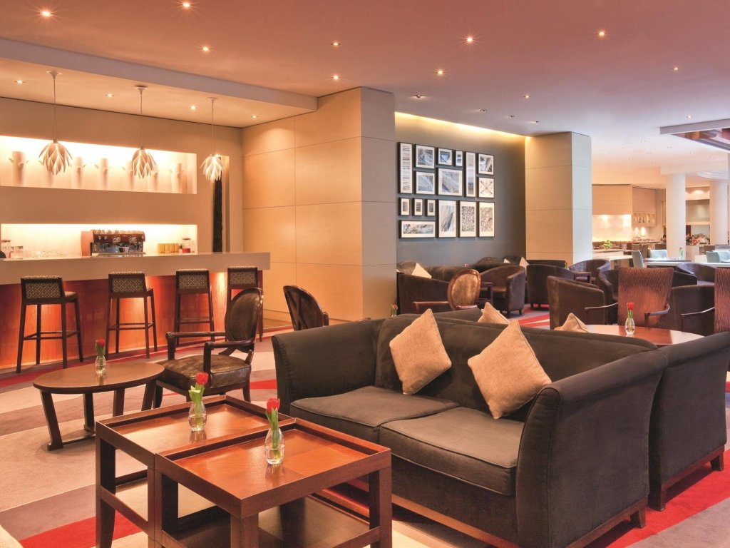Movenpick Hotel & Apartments Bur Dubai 11