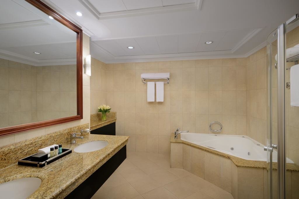 Movenpick Hotel & Apartments Bur Dubai 18