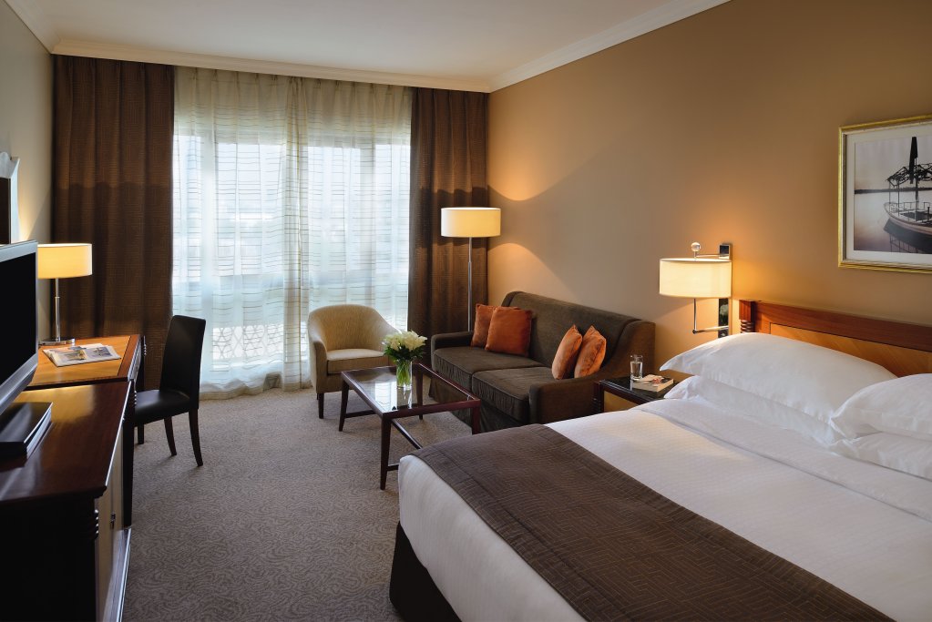 Movenpick Hotel & Apartments Bur Dubai 20