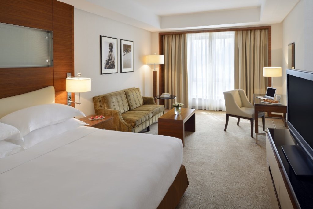 Movenpick Hotel & Apartments Bur Dubai 3