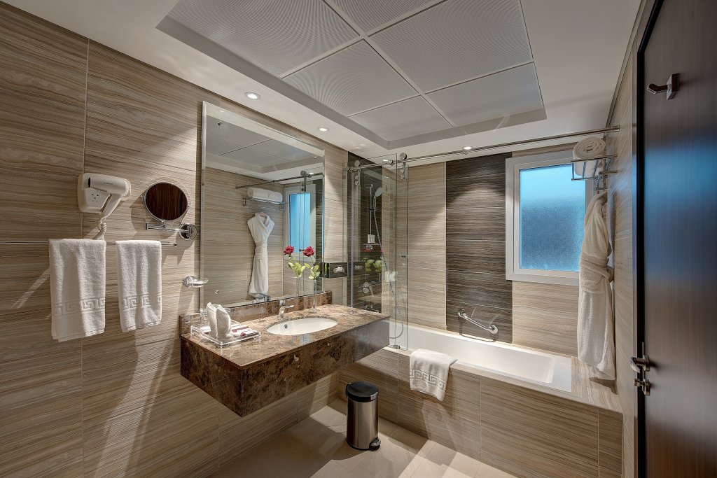Omega Hotel 13