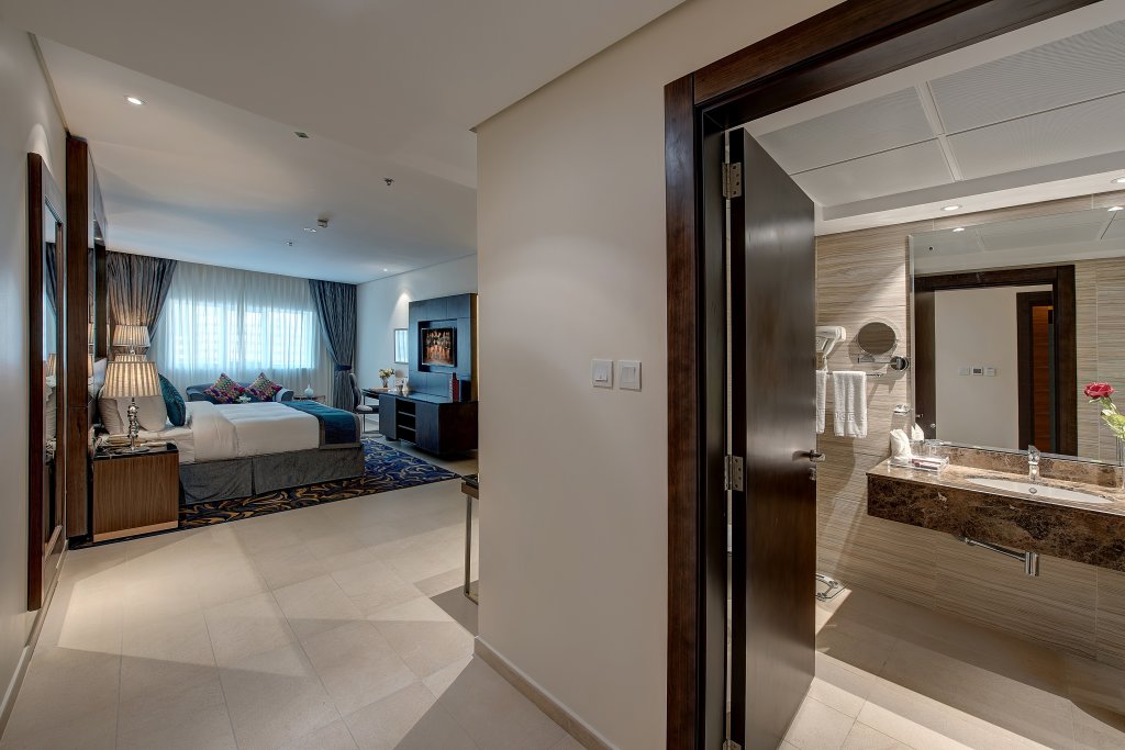 Omega Hotel 14