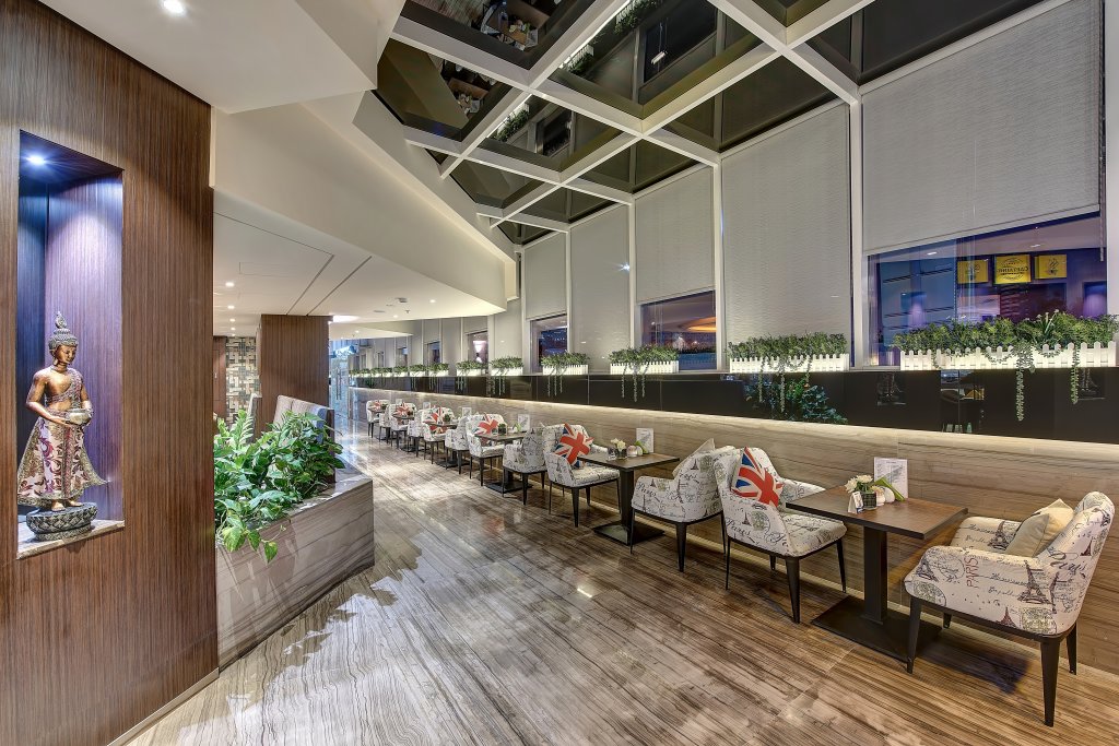 Omega Hotel 9