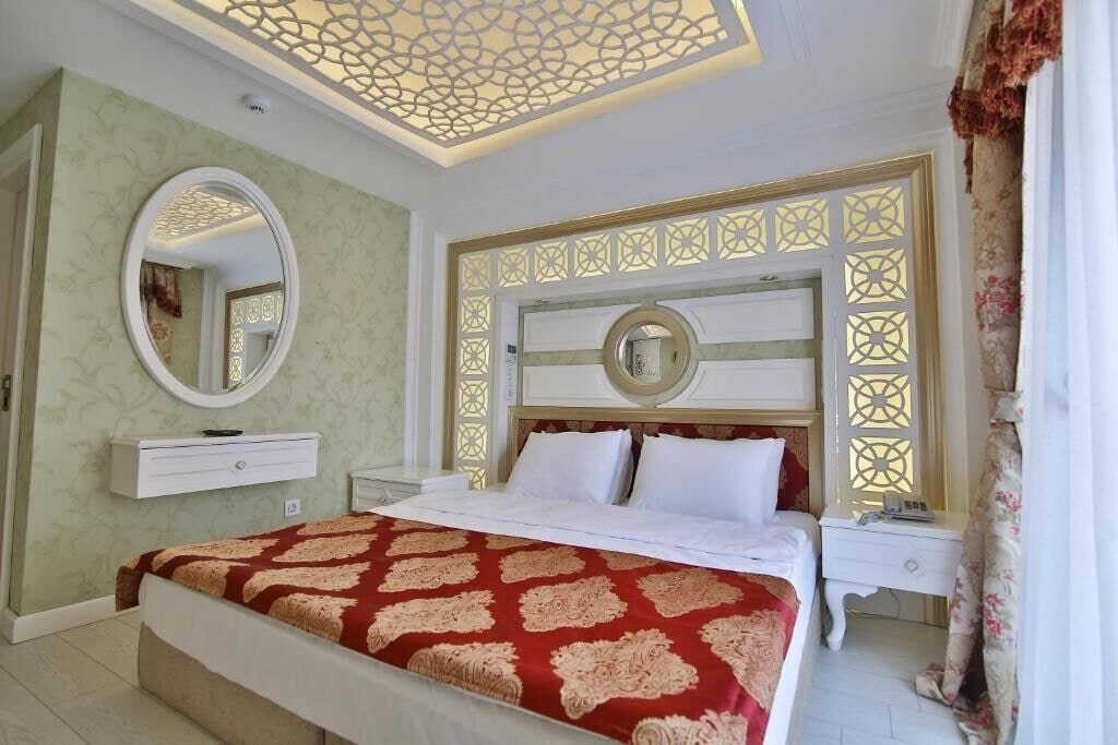 Queens Land Istanbul 15