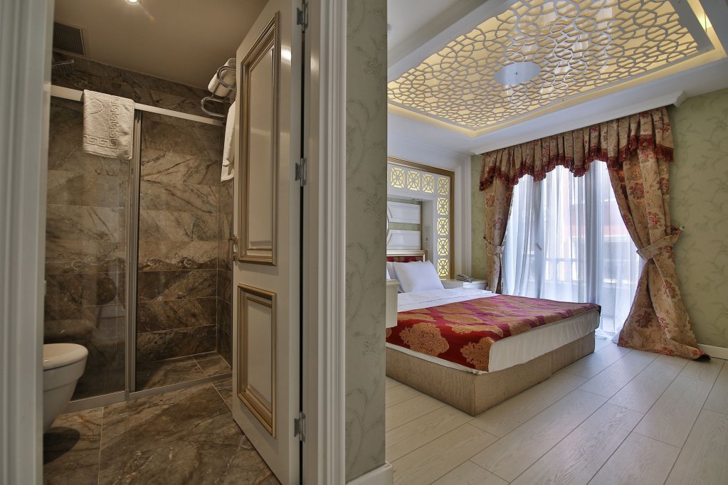 Queens Land Istanbul 7