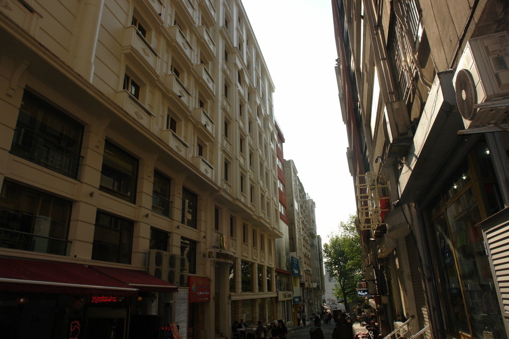 River Hotel 11