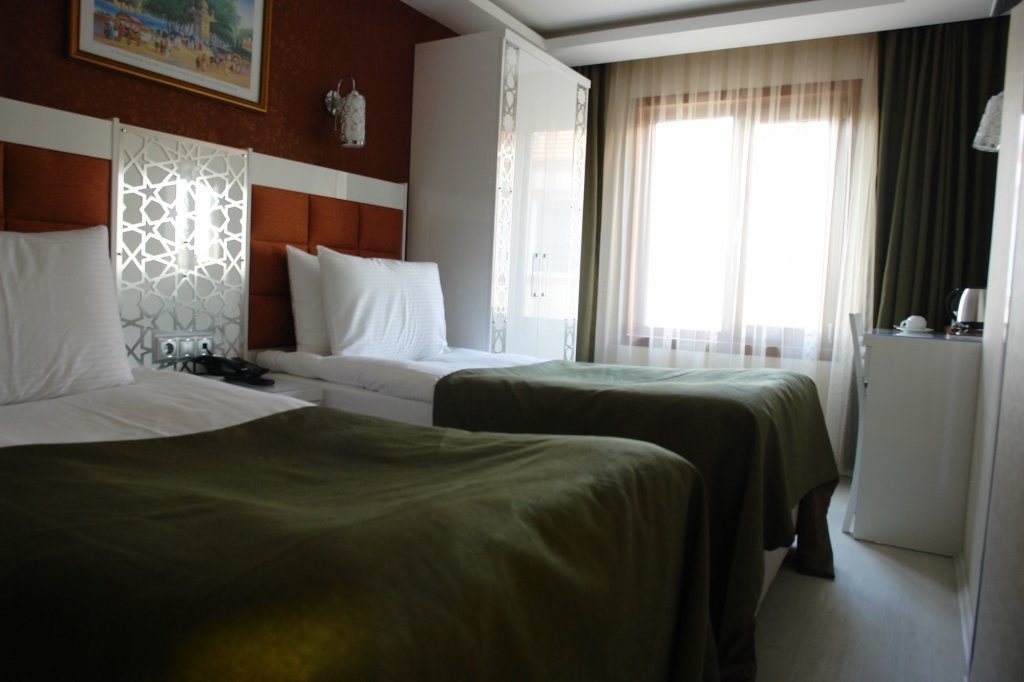River Hotel 19