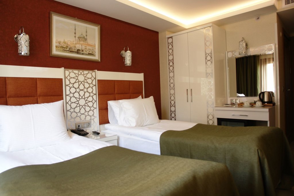 River Hotel 20