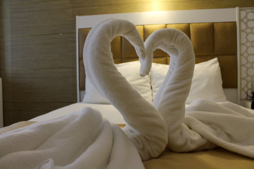 River Hotel 7