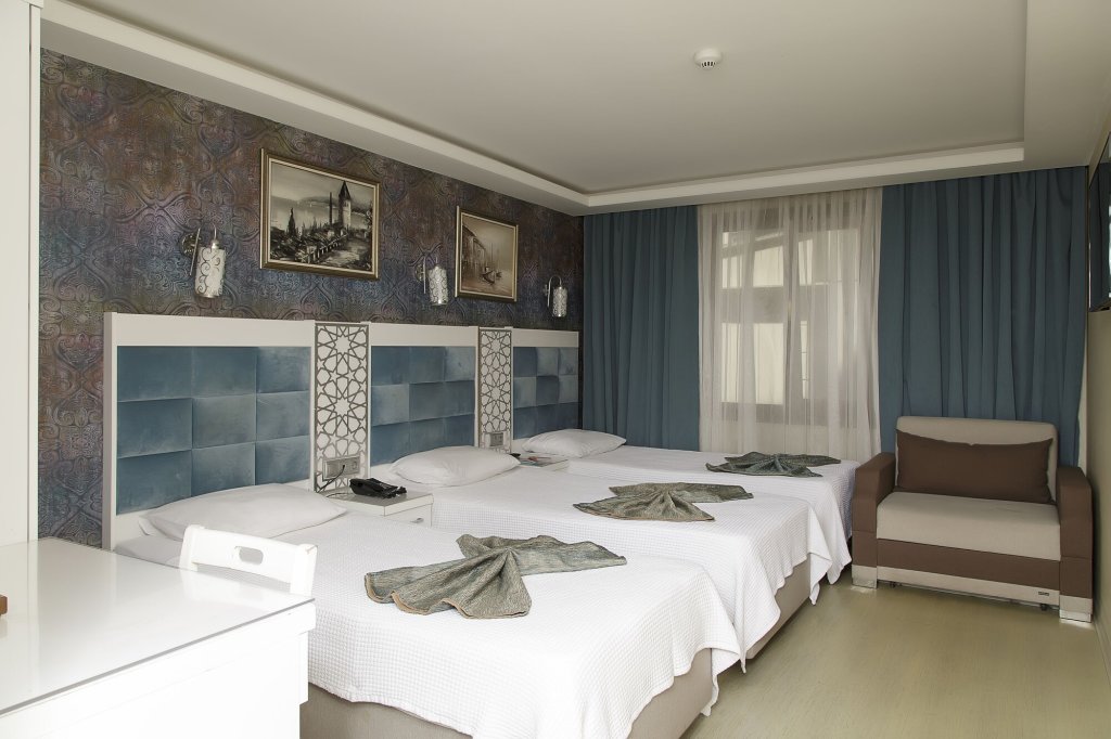 River Hotel 9