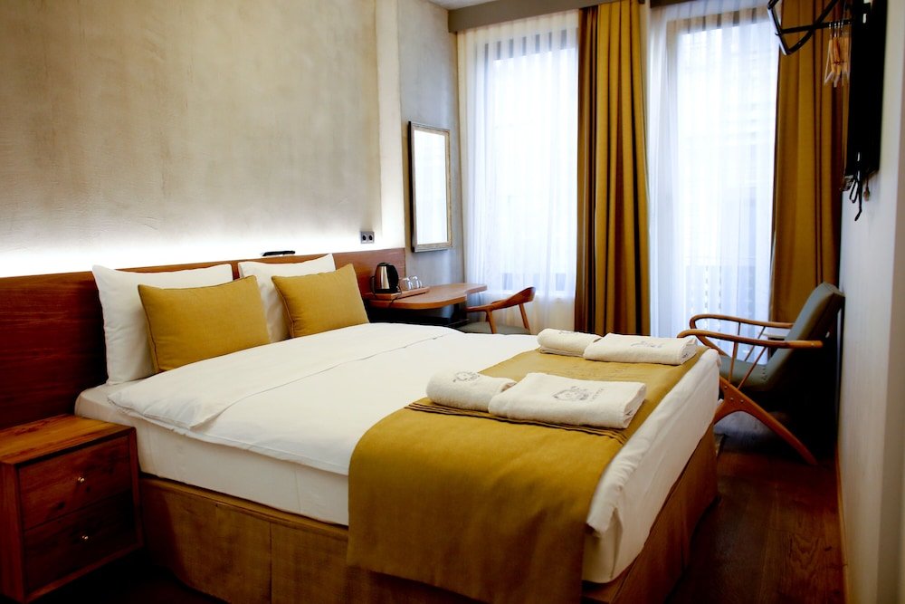 Aleksandr Pera Hotel 10
