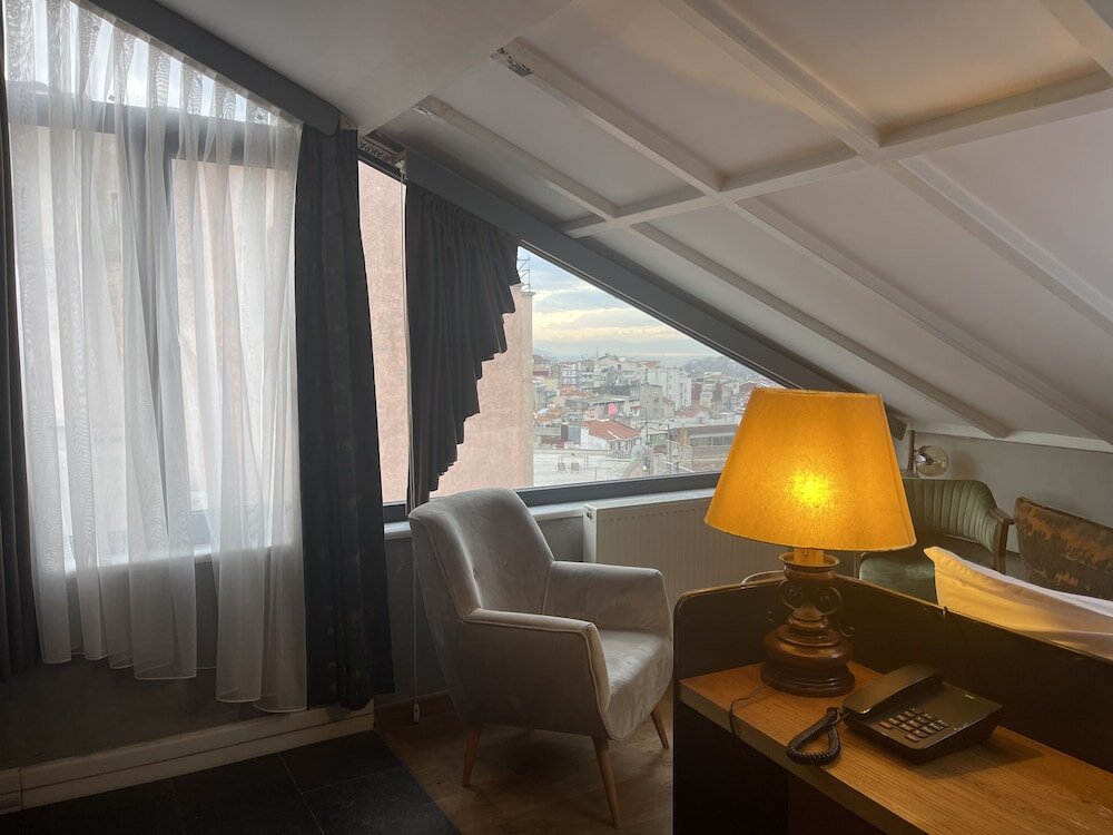 Aleksandr Pera Hotel 15