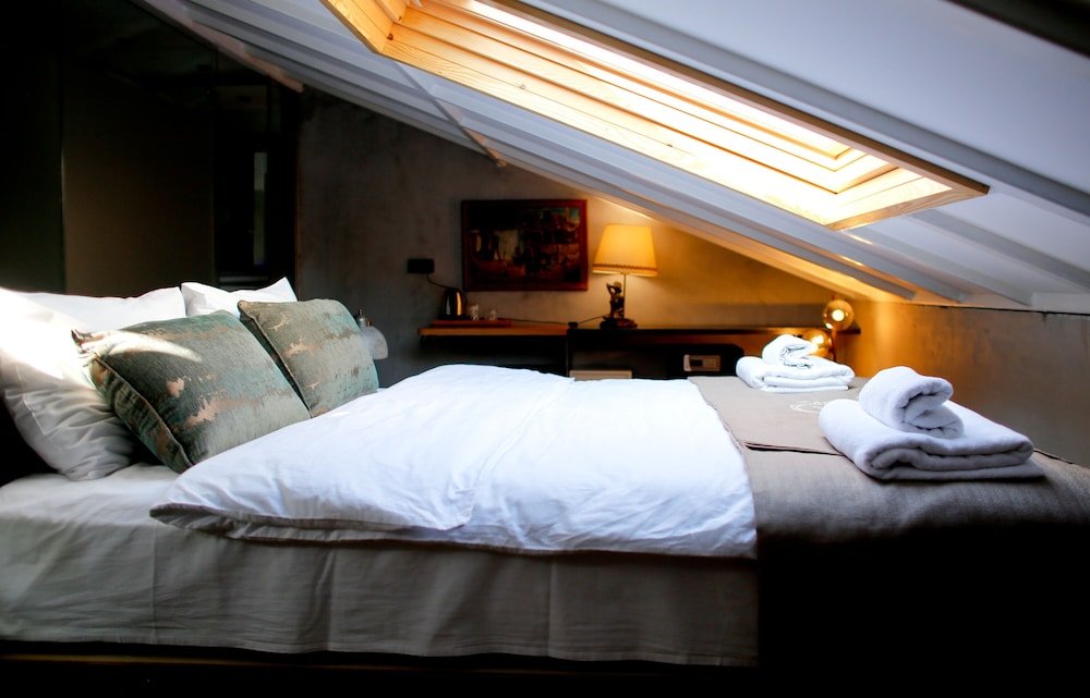 Aleksandr Pera Hotel 19