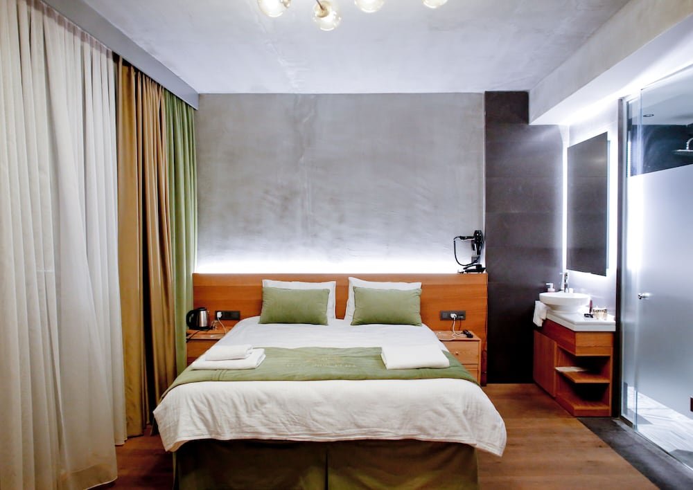 Aleksandr Pera Hotel 21