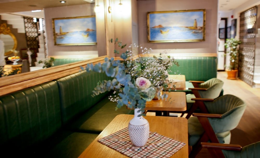 Aleksandr Pera Hotel 5