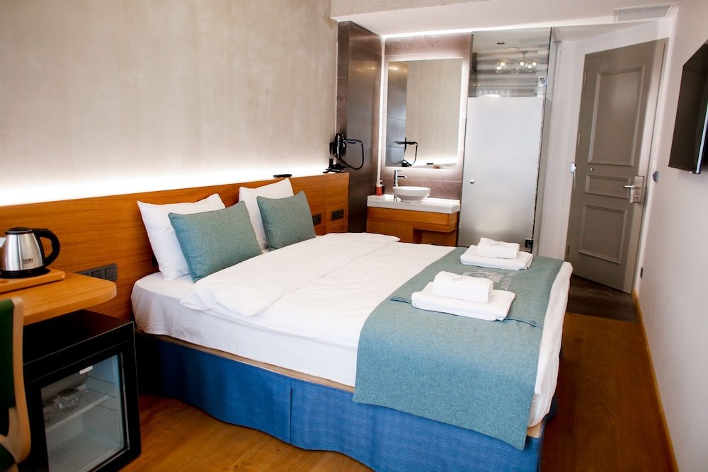 Aleksandr Pera Hotel 6