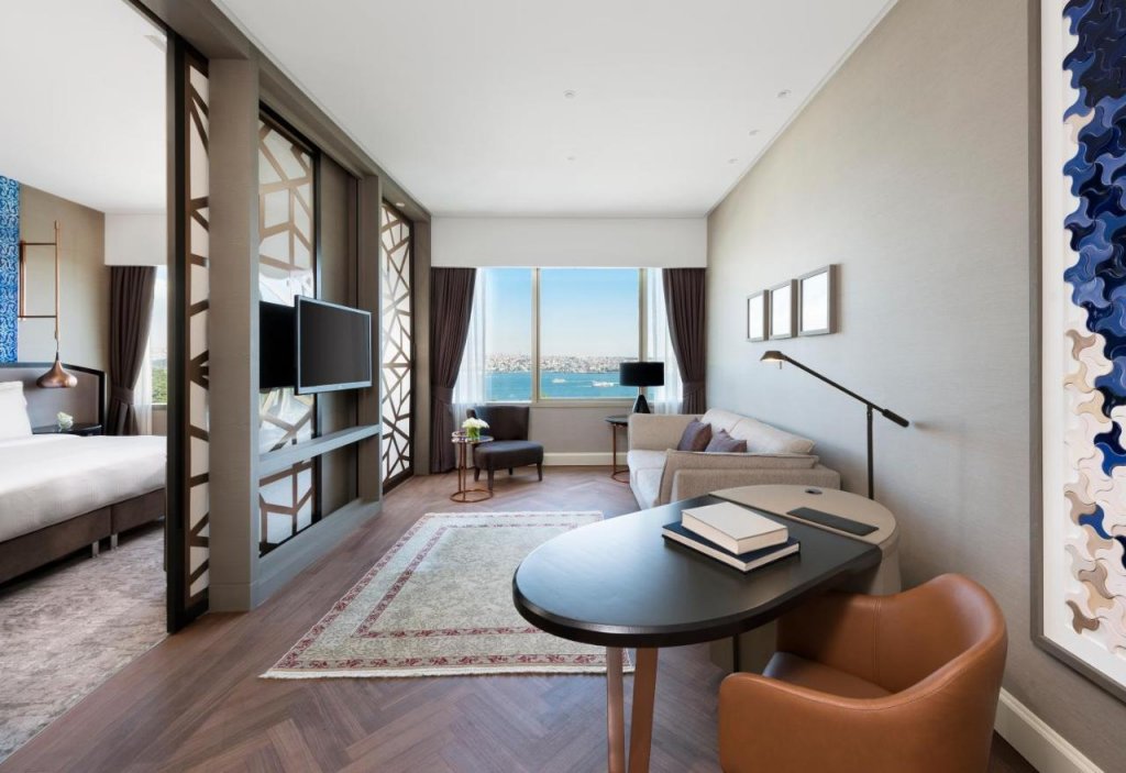 The Ritz-Carlton, Istanbul 1