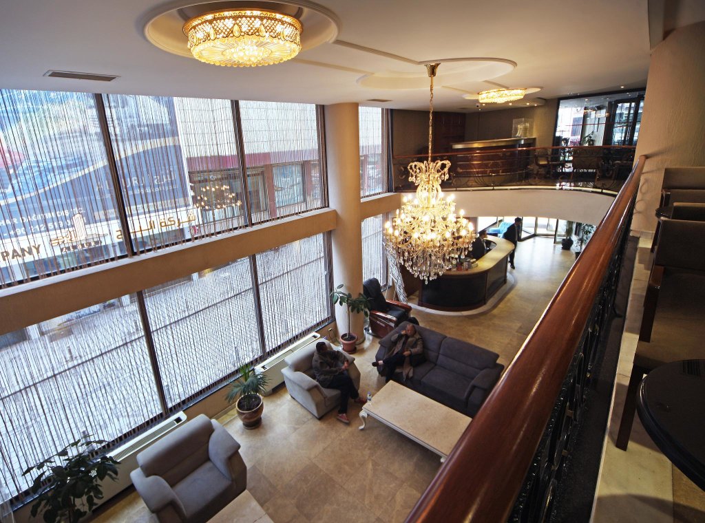 Black Bird Hotel 16