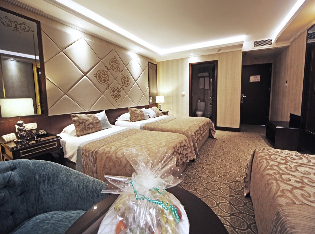 Black Bird Hotel 17