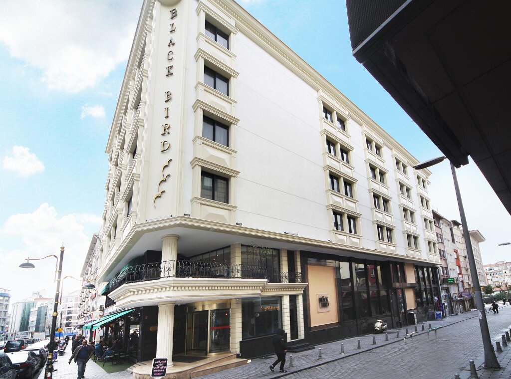 Black Bird Hotel 24