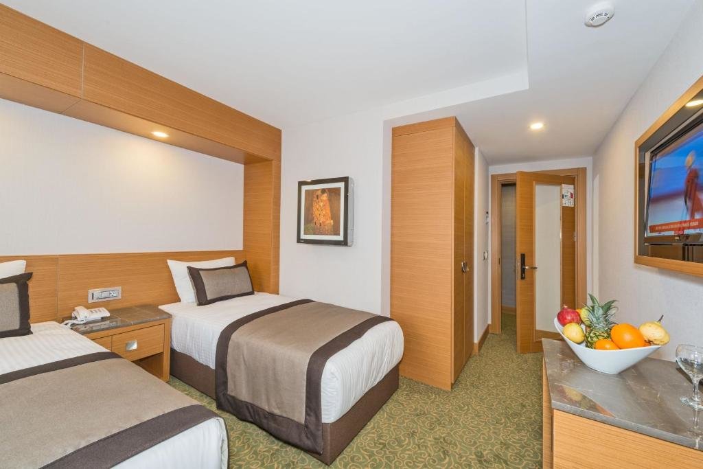 Bisetun Hotel 18