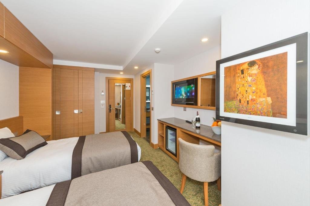 Bisetun Hotel 21