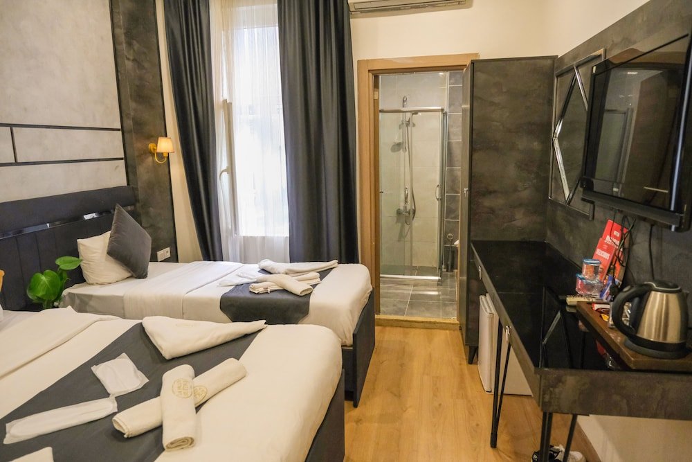La Pazza Suites 22