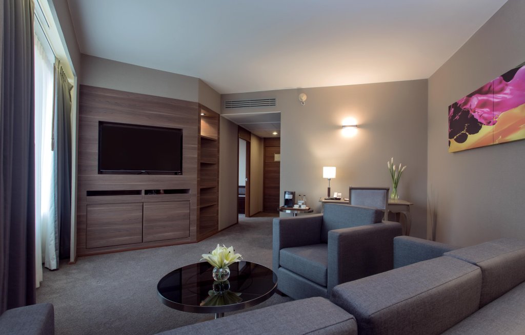 Swissotel Bangkok Ratchada 24