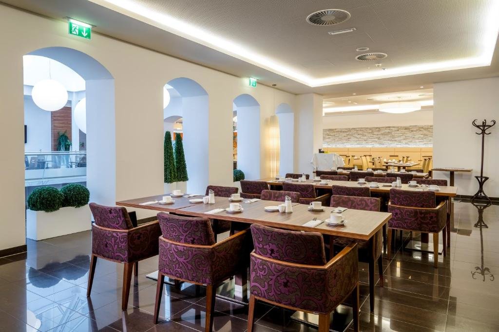 Nestroy Wien 22