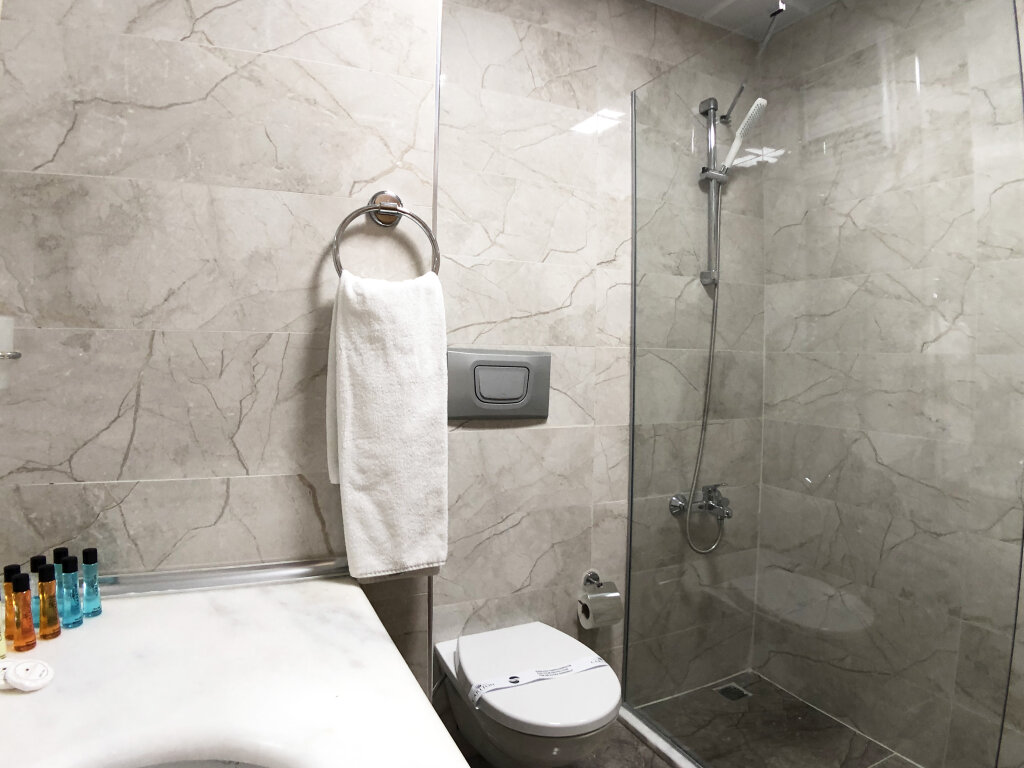 Carlton Hotel 17