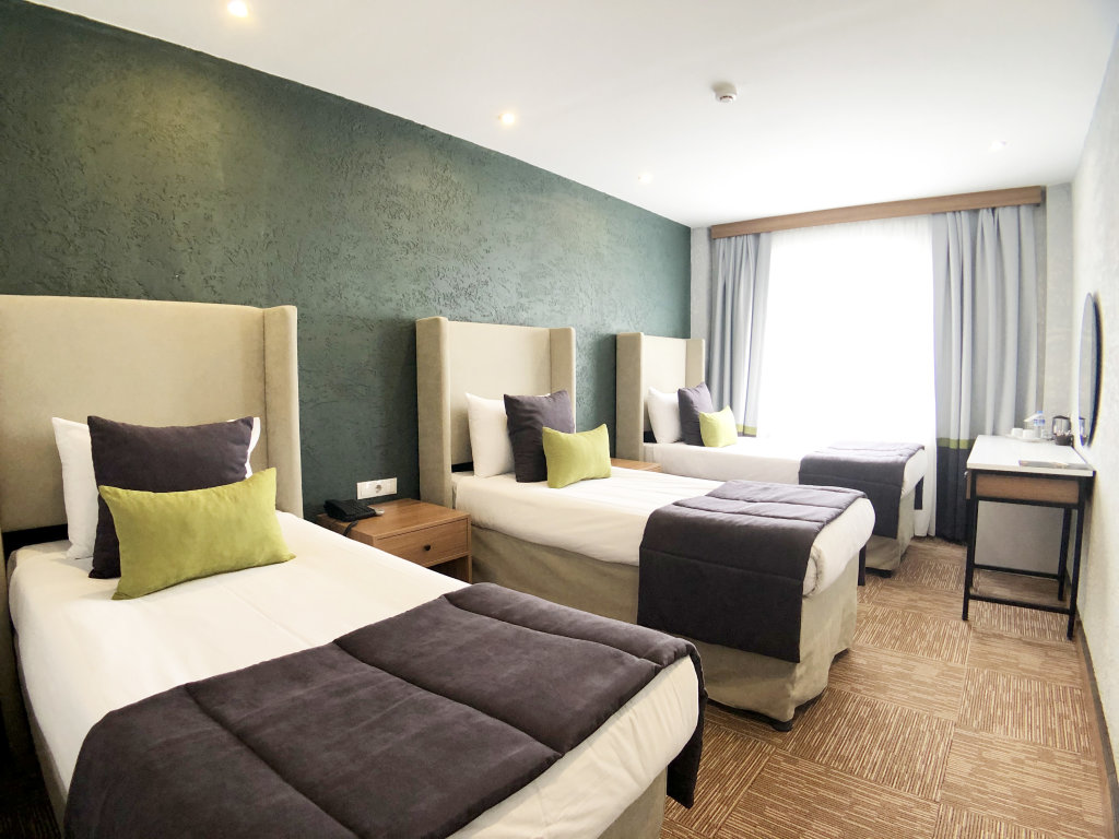 Carlton Hotel 18