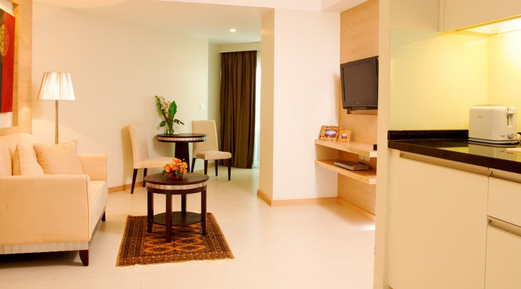 Adelphi Grande Sukhumvit 17