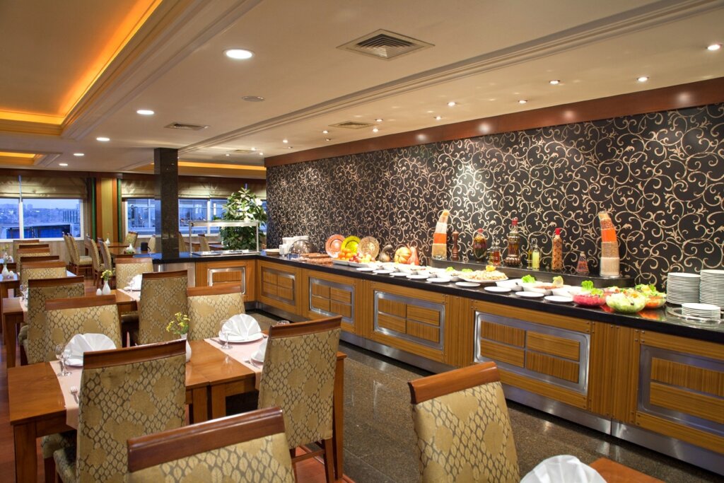 Oran Hotel 19
