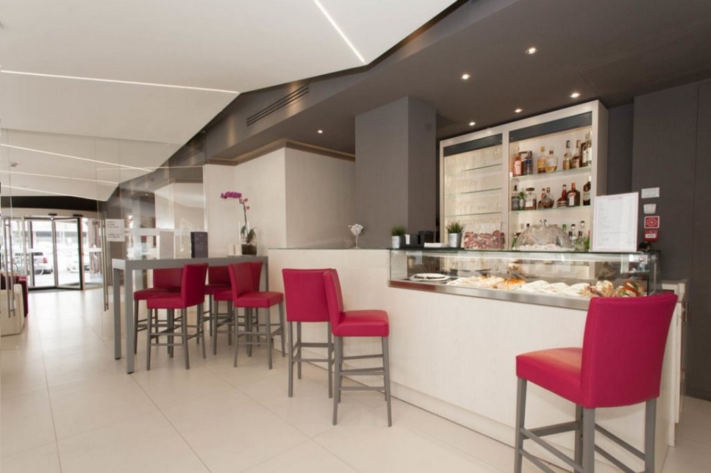 Moderno Hotel Roma 9