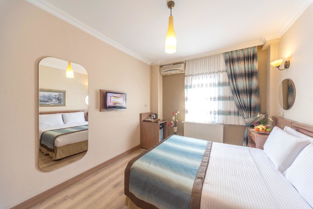 Q Hotel Old City 3