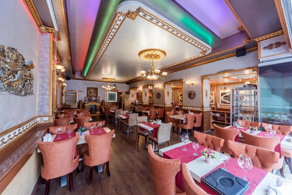 Q Hotel Old City 7